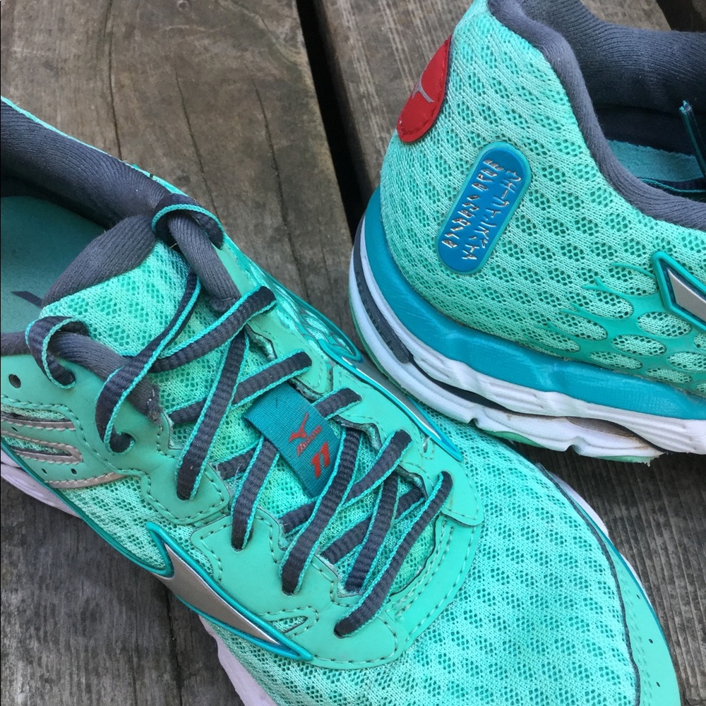 Women’s MIZUNO WAVE INSPIRE 11 Miami Running Shoes